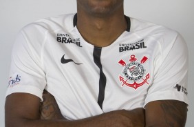 O zagueiro Marllon durante ensaio 3x4