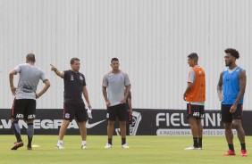 Grupo treina no CT antes do embarque para Colômbia