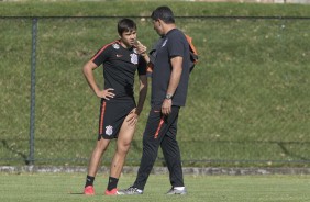Romero e Carille conversam durante treino na Colômbia