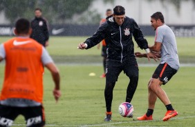Cássio no treino de hoje; Goleiro chegou há pouco da Colômbia