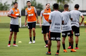 Elenco desembarcou no Brasil e já correu para o treino preparatório para o clássico alvinegro