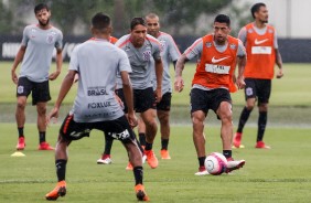Elenco treina para enfrentar o Santos, pelo Campeonato Paulista 2018