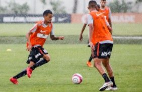 Elenco treinou sob chuva em São Paulo