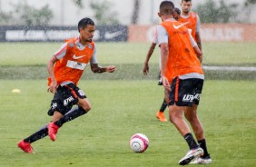 Elenco treinou sob chuva em So Paulo