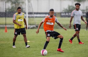 Jogadores tiveram que encara chuva no treino desta tarde