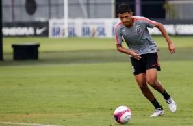 Matheus Matias no treino desta tarde chuvosa no CT Joaquim Gava