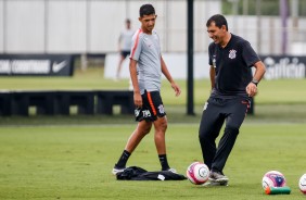 Matheus Matias tem agradado a Fábio Carille e comissão durante os treinos