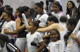 Crianças do instituto Passe de Mágica acompanharam o jogo de vôlei do Corinthians/Guarulhos