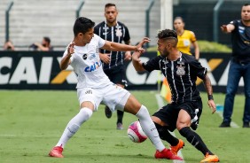 Clayson em embate contra o Santos, no Pacaembu