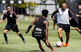 Gabriel e Sheik no ltimo treino do Corinthians antes do duelo contra o Santos