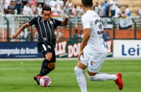 Jadson durante o empate contra o Santos, no Pacaembu