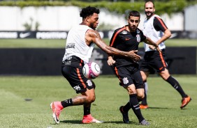 Kazim e Gabriel treinam antes de enfrentar o Santos, no Pacaembu