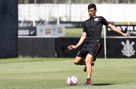 O general Balbuena treinando pela ltima vez antes de encarar o Santos