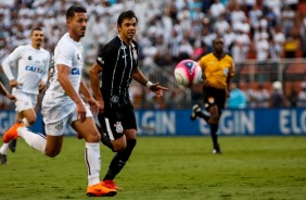 Romero perdeu contra-ataques e irritou a torcida com fraca atuação contra o Santos