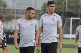 Maycon e Balbuena no treino desta tarde no CT Dr. Joaquim Grava