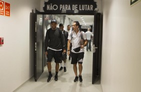 Junior Dutra e Rodriguinho no vestirio da Arena Corinthians antes do jogo contra o Mirassol