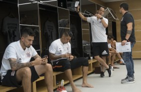 Pedro Henrique, Ralf e Rodriguinho no vestiário da Arena Corinthians antes do jogo contra o Mirassol