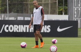 Emerson Sheik no treino desta sexta-feira