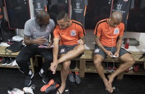 Fabinho, Maycon e Sheik antes do jogo contra o Botafogo-SP