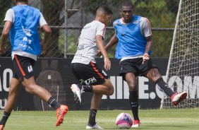 Mateus no treino do Corinthians