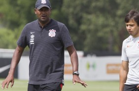 Romero no treino do Corinthians