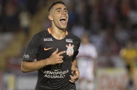 Gabriel comemorando seu gol na partida deste domingo contra o Botafogo-SP