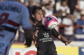 Matheus Vital em ação na tarde deste domingo pela última rodada do paulista