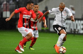 Emerson Sheik foi autor do primeiro gol do Timão nesta quarta-feira