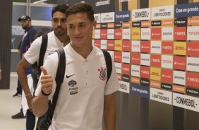 Matheus Vital na chegada para o duelo contra Deportivo Lara