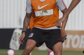 Júnior Dutra no treino desta quinta-feira no CT Joaquim Grava