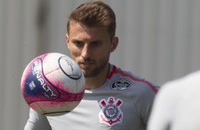 O zagueiro Henrique fez o penúltimo treino antes do jogo contra o Bragantino