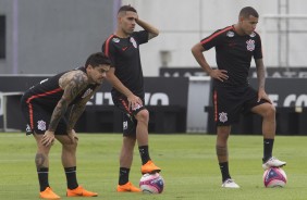 Fagner, Gabriel e Sidcley no treino deste sábado no CT Joaquim Grava