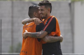 Pedro Henrique e Ralf no treino de hoje, o último antes de enfrentar o Bragantino
