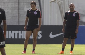 Romero e Sheik durante o treino antes do jogo contra o Bragantino