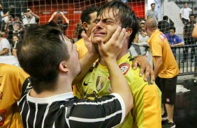 Jogadores do JR/Corinthians emocionados com o ttulo da Copa Down