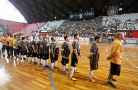Jogadores do JR/Corinthians perfilados para a final contra o Santos, pela Copa Down