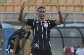 Pedrinho marcou um golaço diante o Bragantino, no Pacaembu
