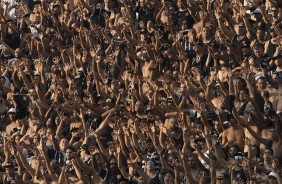 Torcida corinthiana compareceu ao Pacaembu no primeiro jogo contra o Bragantino, pelo Paulisto