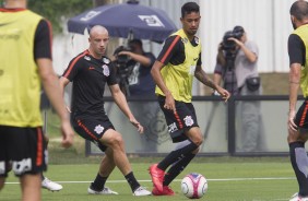 Jogadores treinam para encarar o Bragantino, pelo Paulisto