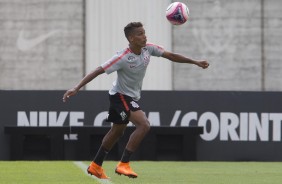 Pedrinho treina normalmente no CT; Foco no segundo jogo contra o Bragantino