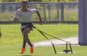 Pedrinho treinou normalmente aps atuar contra o Bragantino e marcar um golao