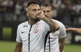 O volante Maycon fez tima partida que foi coroado com um golao contra o Bragantino, pelo Paulisto