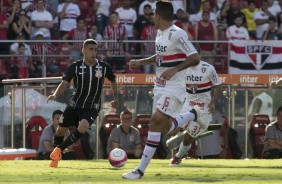 Gabriel formou a dupla de volantes com Ralf, diante o So Paulo, no Morumbi