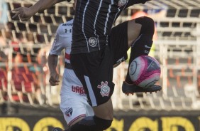 Maycon durante jogo contra o So Paulo, no Morumbi, pela semifinal do Paulisto