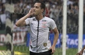 Rodriguinho  o nome que garantiu o Corinthians levar a partida para os pnaltis