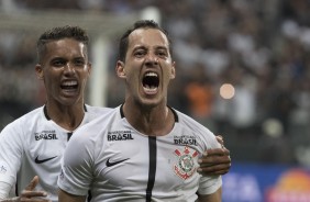 Rodriguinho marcou de cabea o gol que garantiu a chance do Corinthians se classificar nos penais
