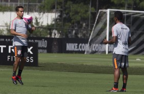 Jadson e Paulo Roberto treinam durante a ltima atividade do elenco antes da final contra o Palmeira