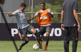 Léo Santos e Pedrinho durante a última atividade do time antes do duelo contra o Palmeiras