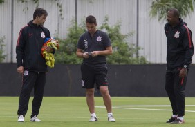 Cuca, Osmar Loss e Fabinho no treino de reapresentação do Corinthians após derrota para o Palmeiras