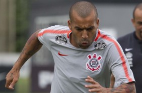Emerson Sheik treina durante a reapresentao do time depois da derrota para o Palmeiras